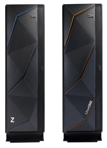左がIBM z14 Model ZR1、右がIBM LinuxONE Rockhopper II